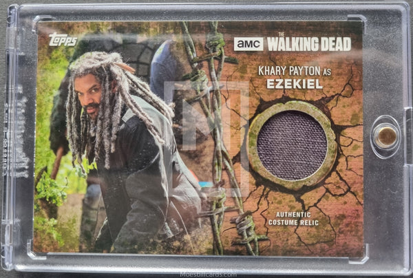 2017-Topps-The-Walking-Dead-Relic-Trading-Card-Mould-Parallel-R-EZ-Ezekiel-Shirt-Front