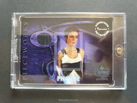 2005 Inkworks Charmed Conversations PWCC7 Phoebe Pieceworks Trading Card - Alyssa Milano Front
